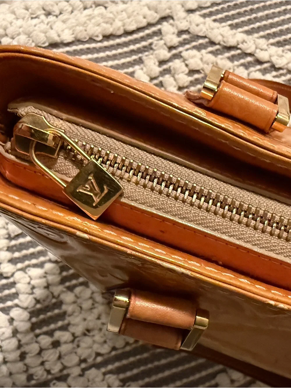Louis Vuitton Caramel Vernis Patent Leather Monogram Tote